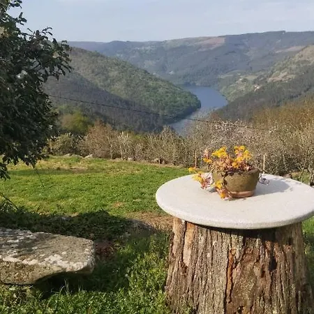 Ribeira Sacra Cabo Do Mundo 펜션 O Savinao